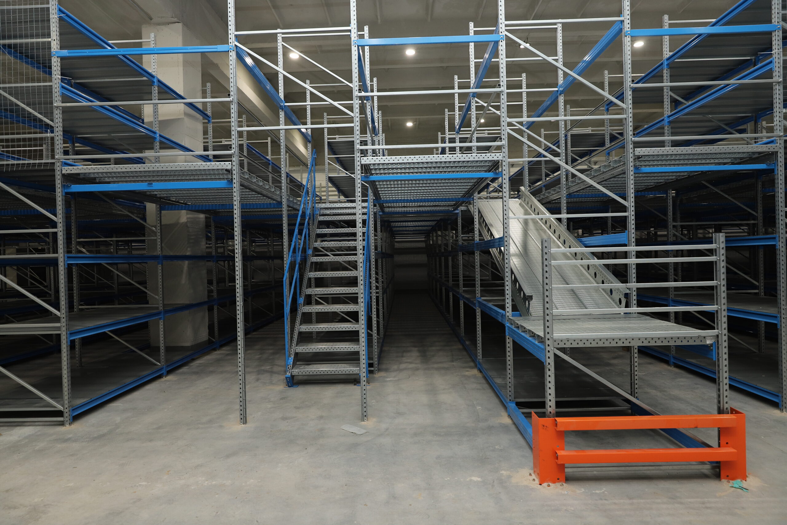 Изображение категории Мезонин на рамах легкий полочный