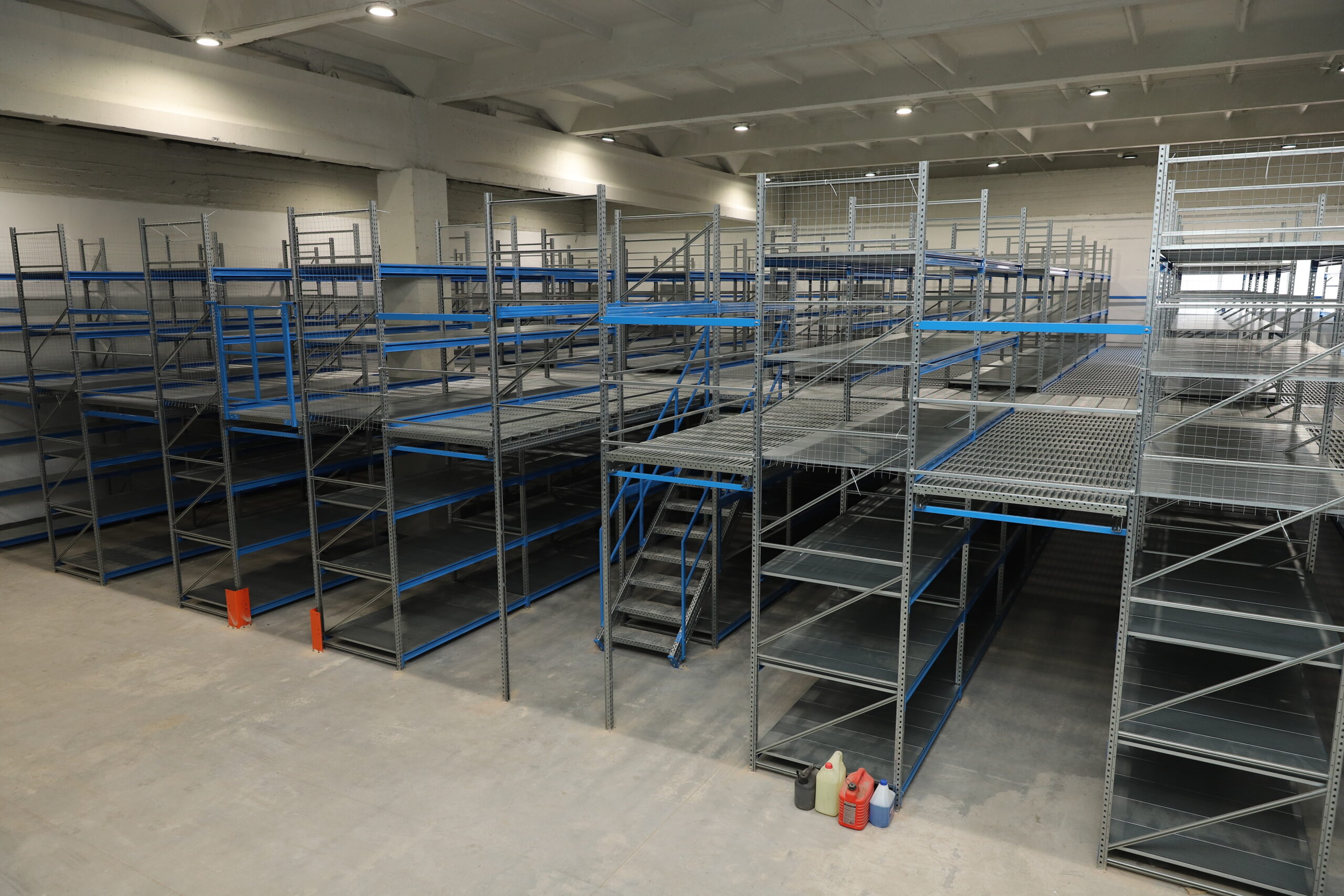 Изображение категории Стеллажи этажные Мезонин